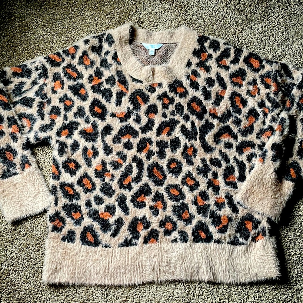 Time & Tru Fuzzy Leopard print sweater size 16-18